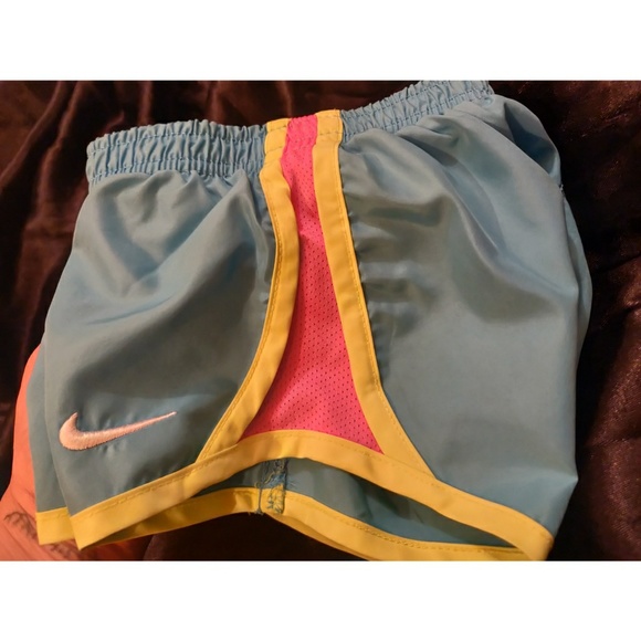 Nike DriFit Baby Girl Shorts - Picture 2 of 3
